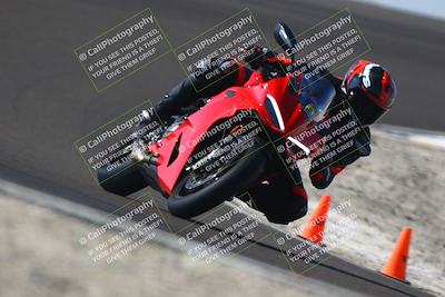 media/Nov-01-2025-TrackDaz (Sat) [[2b4d5192bc]]/C Group/1240pm (Turn 2 Outside)/